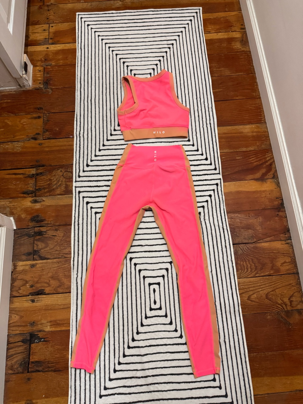 Neon Pink High-Waist Colorblock Leggings & Sports Bra Set - Picture 2 of 4